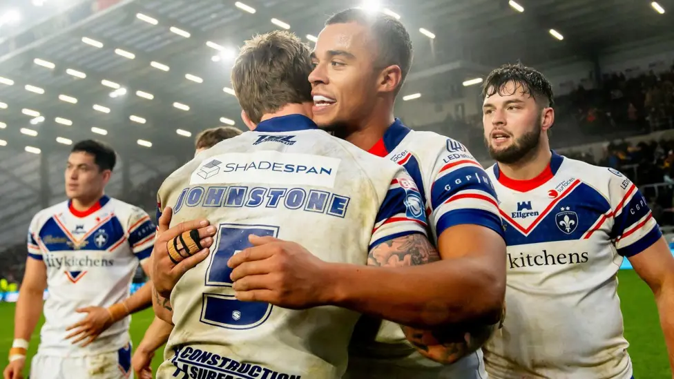 Neu-Look Wakefield geworfen altes Bild auf Super League Rückkehr